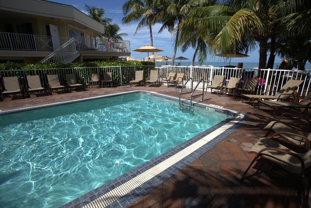 Vanderbilt Beach 3*
